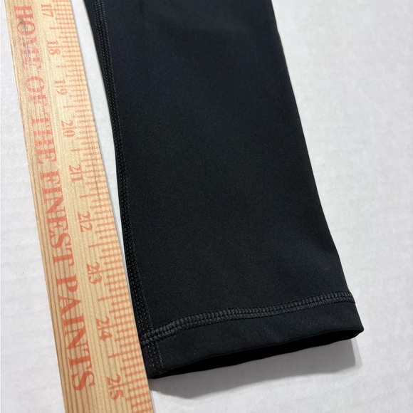Peter Millar Nova Woman’s Performance Soft Black Leggings. Side Pocket Small - Picture 11 of 11